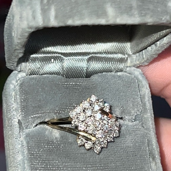 10k yellow gold natural diamond ring - Picture 7 of 14